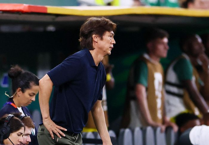 HLV Hong Myung-bo tuyên bố từ chức và nhận trách nhiệm sau chiến dịch World Cup thất bại của Hàn Quốc. 