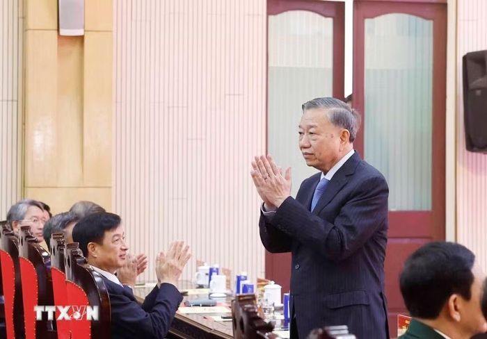  Tổng Bí thư, Chủ tịch nước Tô Lâm, Bí thư Quân ủy Trung ương dự Lễ kỷ niệm 80 năm Ngày truyền thống Bộ đội Pháo binh - Tên lửa. Ảnh: TTXVN. 