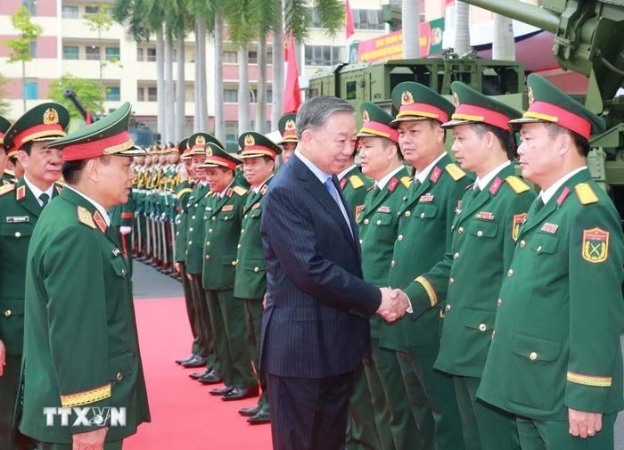  Tổng Bí thư, Chủ tịch nước Tô Lâm với các đại biểu. Ảnh: Trọng Đức/TTXVN. 