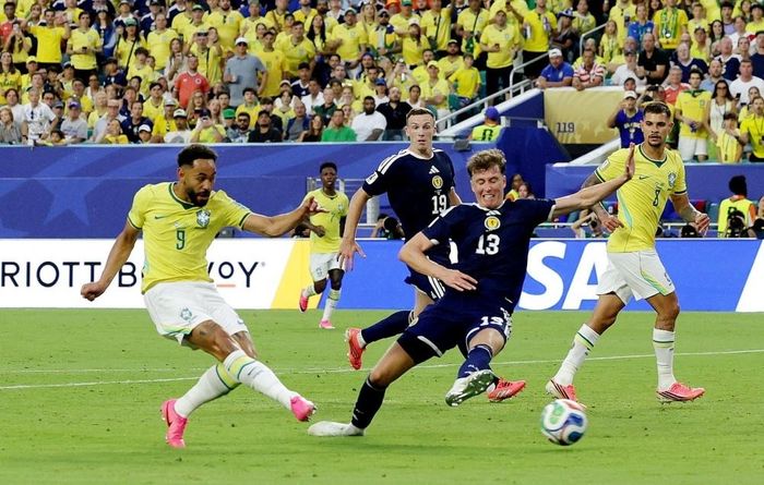  Carlo Ancelotti giúp Brazil trở nên linh hoạt hơn, thay vì phụ thuộc vào một bản sắc cố định. 