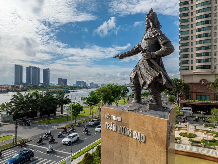  Tượng Đức thánh Trần Hưng Đạo ở công trường Mê Linh (phường Sài Gòn, TP.HCM). 