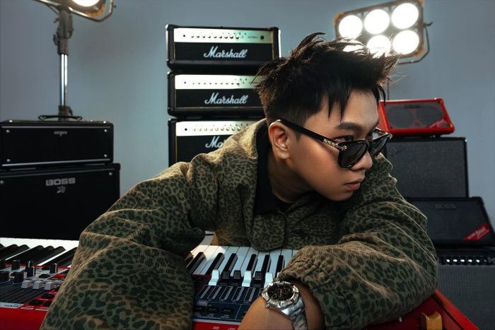  RTee là rapper trẻ bước ra từ chương trình Rap Việt. Ảnh: FBNV. 