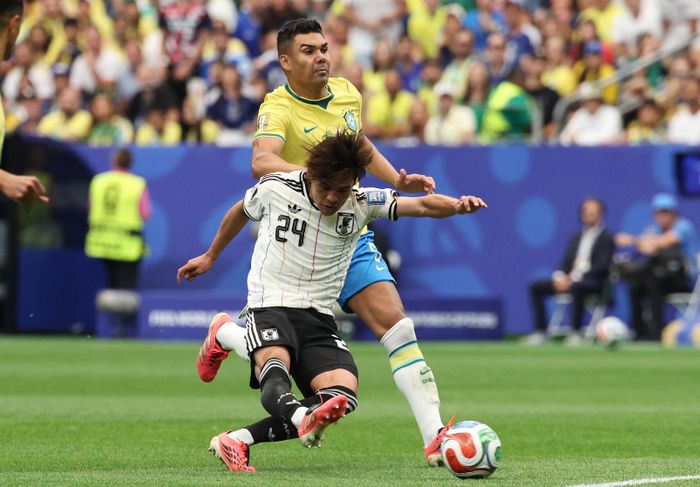  Casemiro không thể theo kèm đối thủ trong tình huống Brazil thủng lưới. 