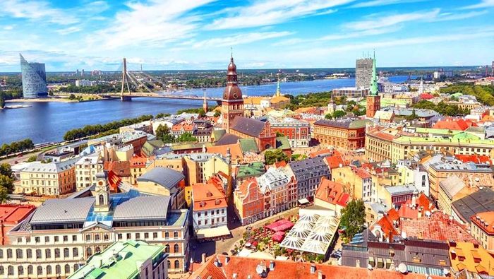 Riga (Latvia), thành phố nổi tiếng với quần thể kiến trúc Art Nouveau thuộc hàng lớn nhất thế giới đứng thứ 10 trong bảng xếp hạng