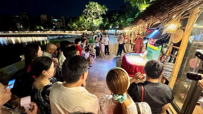 Việc kết nối với các doanh nghiệp lữ hành được kỳ vọng đưa Hồ Văn trở thành điểm dừng chân trong các tour khám phá Hà Nội