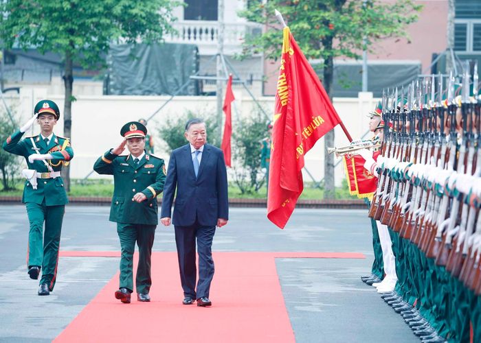 Tổng Bí thư, Chủ tịch nước Tô Lâm dự Lễ kỷ niệm 80 năm Bộ đội Pháo binh - Tên lửa. Ảnh: Thống Nhất - TTXVN