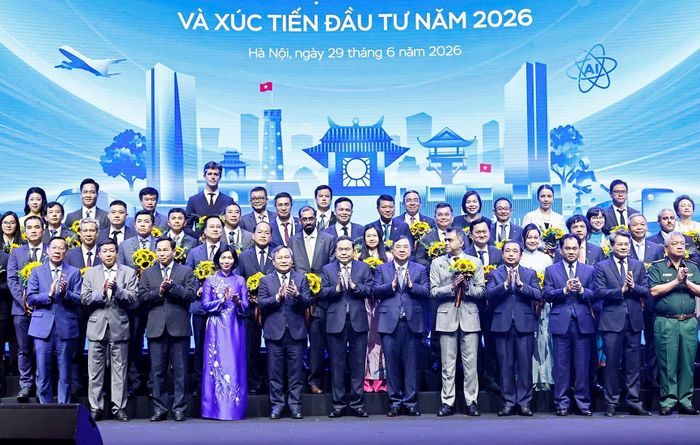 Chủ tịch Quốc hội Trần Thanh Mẫn với đại biểu, các doanh nghiệp, nhà đầu tư dự Hội nghị. Ảnh: Doãn Tấn - TTXVN