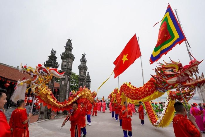 Lễ hội năm nay càng thêm ý nghĩa khi diễn ra đúng dịp kỷ niệm 110 năm sự kiện rước kiệu đình Chèm (1916 - 2026) và 10 năm Lễ hội truyền thống đình Chèm được ghi danh Di sản văn hóa phi vật thể quốc gia (2016 - 2026)