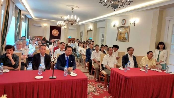  Các đại biểu tham dự Hội thảo trực tiếp tại Đại sứ quán Việt Nam tại Ba Lan. (Ảnh do Đại sứ quán Việt Nam tại Ba Lan cung cấp) 