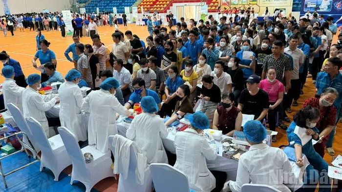 Chương trình ưu tiên công nhân có hoàn cảnh khó khăn, lao động nữ, lao động nhập cư.