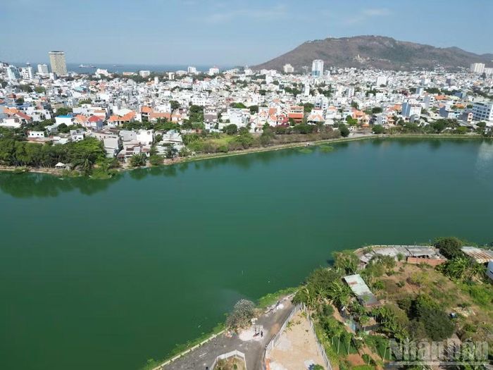 Hồ Bàu Sen ở phường Vũng Tàu.