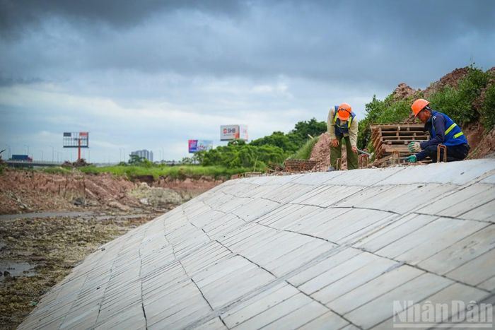 Không chỉ mang chức năng là hồ điều hòa, công trình sẽ được tạo cảnh quan làm nơi sinh hoạt, vui chơi của người dân.