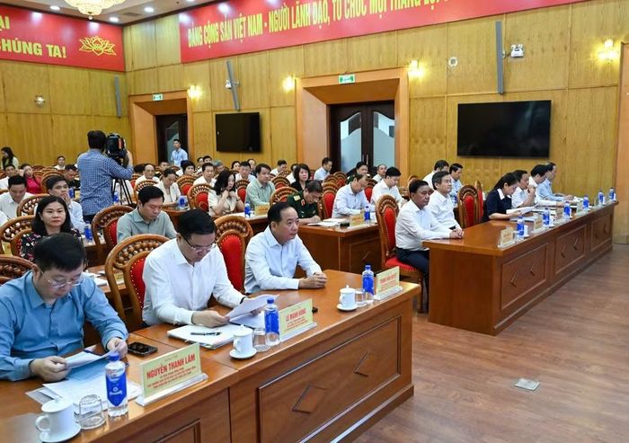 Thường trực Ban Bí thư Trần Cẩm Tú và các đồng chí lãnh đạo, các đại biểu dự Hội nghị. (Ảnh: DUY LINH)