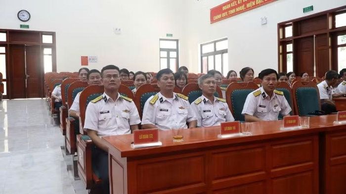 Đại biểu tham dự hội nghị.