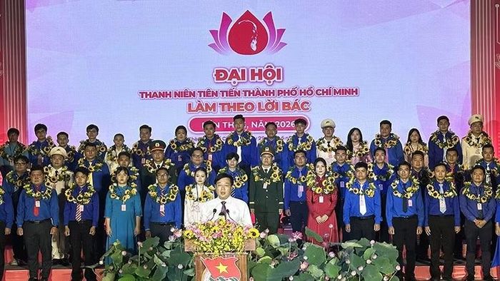 Đồng chí Lê Quốc Phong phát biểu tại lễ tuyên dương.