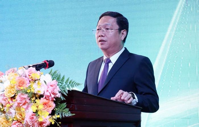 Phó Chủ tịch tỉnh Quảng Ngãi Nguyễn Công Hoàng phát biểu ý kiến tại Phiên đối thoại.