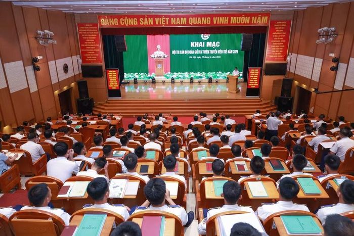 Quang cảnh khai mạc.