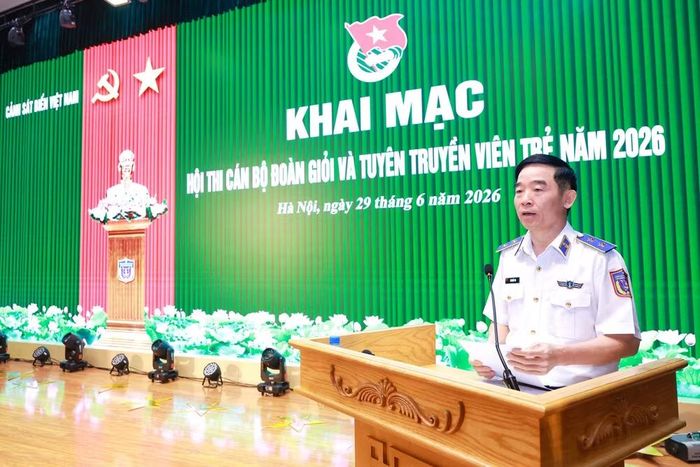Trung tướng Bùi Quốc Oai, Bí thư Đảng ủy, Chính ủy Cảnh sát biển Việt Nam phát biểu khai mạc hội thi.