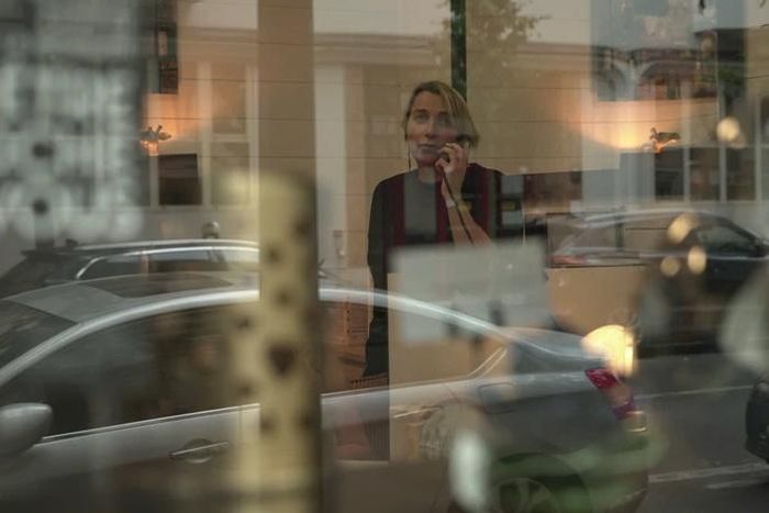 Bà Véronique Bertrand, giám đốc một nhà tang lễ tại thủ đô Paris. Ảnh: AP