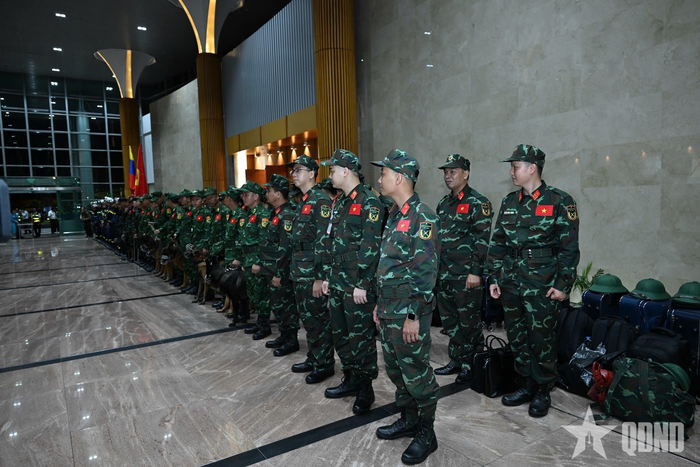 Lực lượng Quân đội tham gia đoàn công tác tại lễ tiễn.