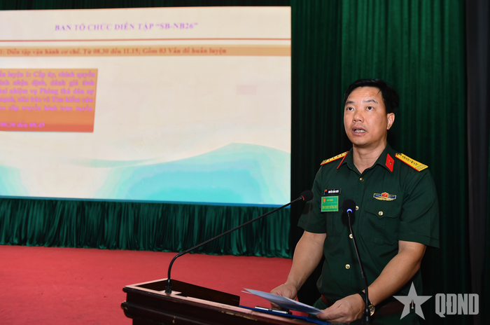  Đại tá Nguyễn Công Chiến, Phó chỉ huy trưởng, Tham mưu trưởng Bộ CHQS tỉnh Ninh Bình phát biểu tại khai mạc diễn tập.