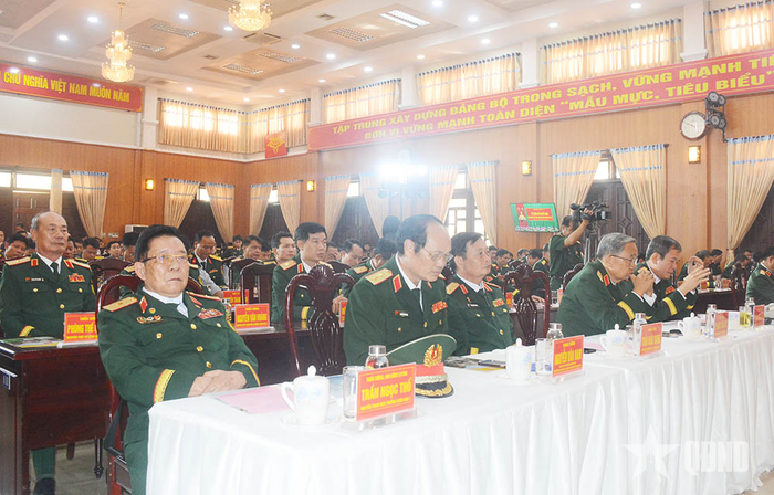 Các đại biểu dự buổi lễ. 