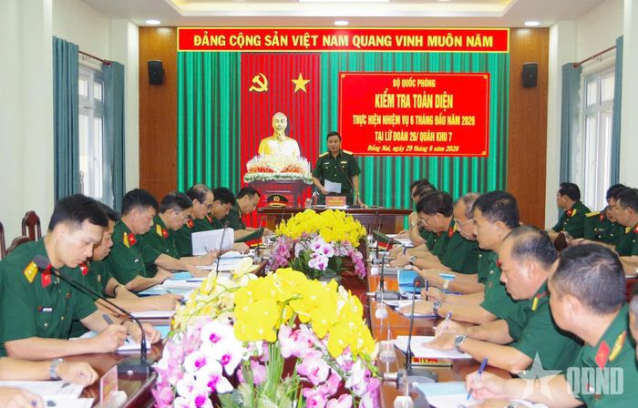 Quang cảnh buổi kiểm tra. 
