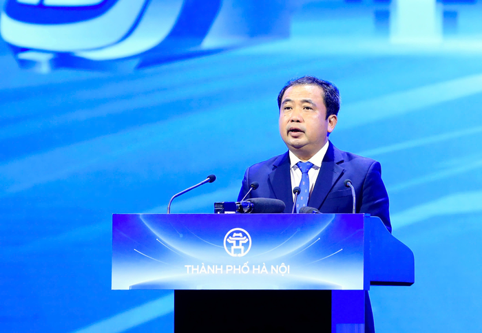  Bí thư Thành ủy Hà Nội Trần Đức Thắng phát biểu tại hội nghị. 