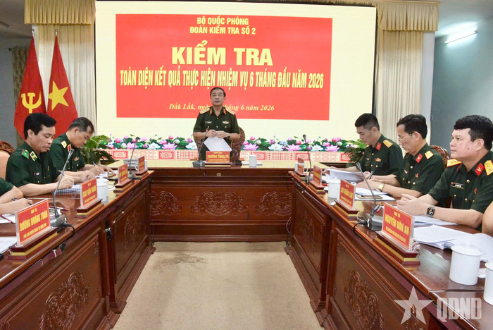  Quang cảnh buổi làm việc tại Bộ CHQS tỉnh Đắk Lắk.