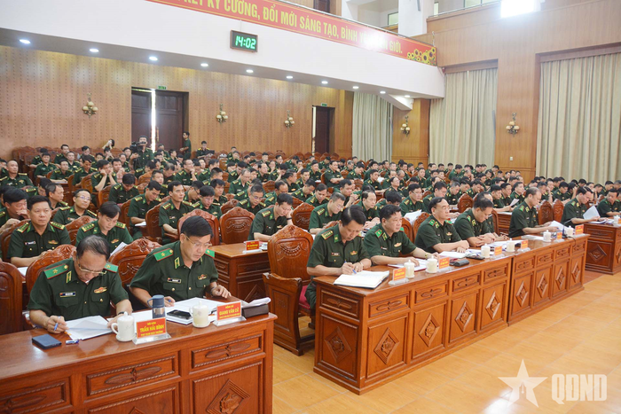  Các đại biểu dự hội nghị tại điểm cầu hội trường Cơ quan Bộ tư lệnh Bộ đội Biên phòng.