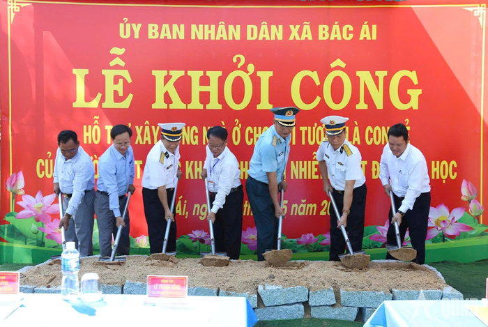  Vùng 4 Hải quân phối hợp chặt chẽ với chính quyền địa phương và các cơ quan chức năng khởi công xây dựng nhà cho gia đình chính sách. 