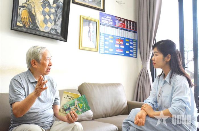  Nhà báo Nguyễn Như Mai chia sẻ những kỷ niệm về Đại tá, Anh hùng LLVT nhân dân La Văn Cầu với phóng viên Báo Quân đội nhân dân. 
