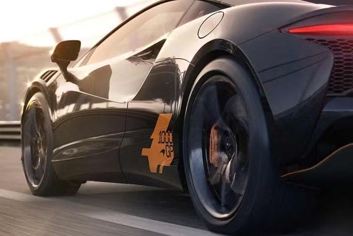 Ngoại thất của McLaren Artura 1000GP by MSO lấy cảm hứng trực tiếp từ bộ áo đấu độc bản và vô cùng nổi bật khoác lên chiếc xe đua F1 McLaren MCL40, cỗ máy được cầm lái bởi hai tay đua Lando Norris và Oscar Piastri của Đội đua McLaren Mastercard tại Monaco.