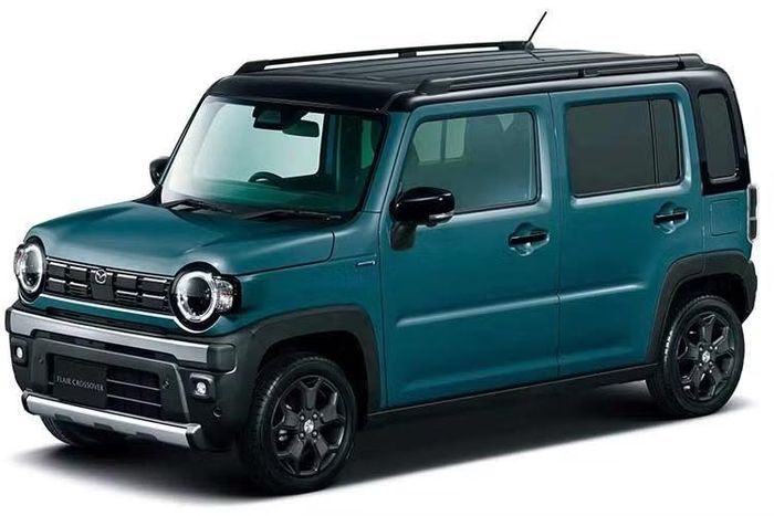Cùng với Suzuki Hustler, mẫu xe Mazda này còn là một trong những mẫu xe dễ tiếp cận nhất tại thị trường Nhật Bản hiện nay. Tuy nhiên, giá bán của Mazda Flair Crossover 2027 vẫn cao hơn người anh em mang thương hiệu Suzuki ở mọi phiên bản (1.599.400-2.097.700 Yên, tương đương 320-419 triệu đồng).