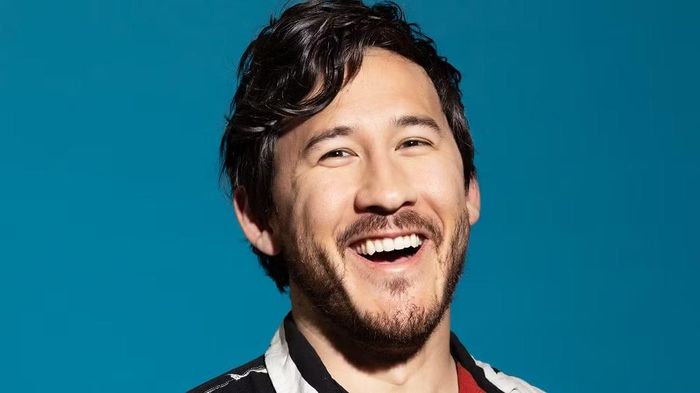 Trong khi đó, Markiplier cũng cho thấy mô hình phát triển tương tự khi chuyển mình từ một streamer game nổi tiếng sang doanh nhân với thương hiệu thời trang riêng, đồng thời lấn sân sang podcast, truyền hình và phát hành bộ phim điện ảnh đầu tay trong năm nay, giúp nguồn thu tăng trưởng mạnh mẽ.