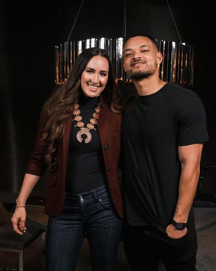 Danh sách những creator có thu nhập cao nhất năm còn ghi nhận sự bứt phá của Codie Sanchez và Steven Bartlett, hai gương mặt nổi bật trong lĩnh vực tài chính và kinh doanh, khi biến kiến thức chuyên môn thành hệ sinh thái nội dung gồm podcast, sách, khóa học và các khoản đầu tư sinh lời.