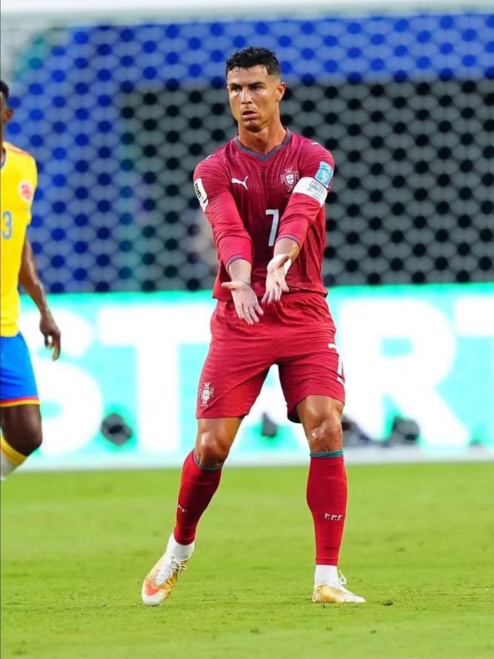Trong hiệp 1 trận gặp Colombia, Ronaldo đã có màn trình diễn đầy nỗ lực và ít nhiều đã gây ra được khó khăn cho đại diện Nam Mỹ.