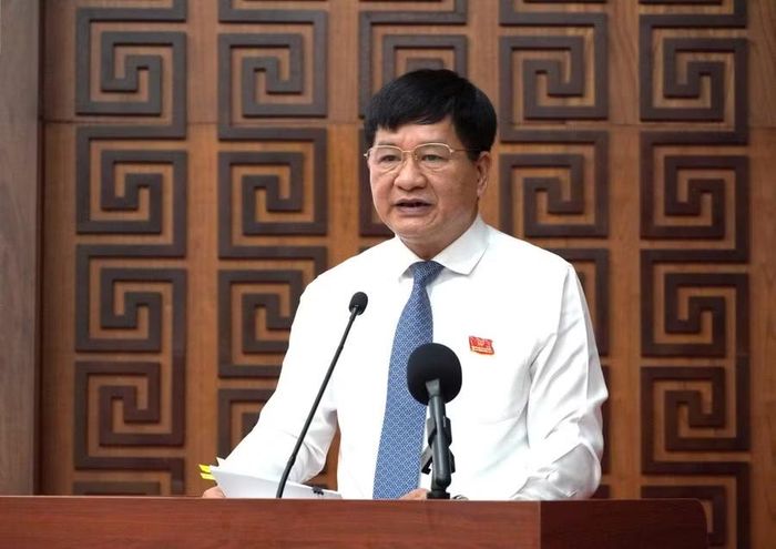 Ông Lê Thành Đô - Phó Bí thư Thường trực Tỉnh ủy, Chủ tịch HĐND tỉnh Điện Biên phát biểu tại kỳ họp.
