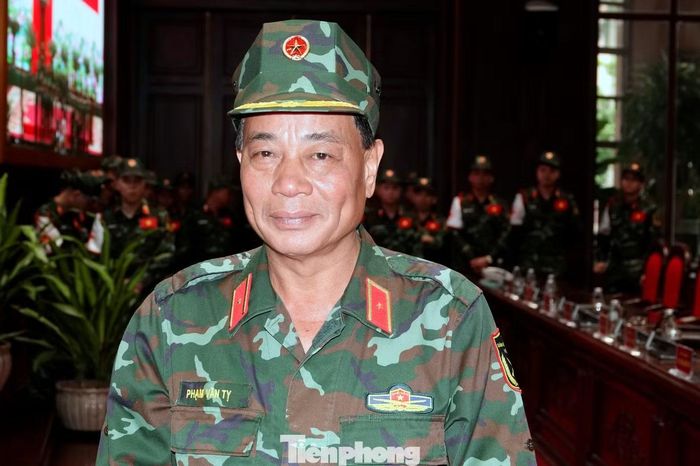 Thiếu tướng Phạm Văn Tỵ. Ảnh: Nguyễn Minh