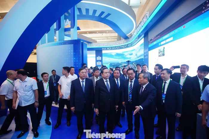 Chủ tịch Quốc hội Trần Thanh Mẫn dự Hội nghị công bố quy hoạch tổng thể Thủ đô Hà Nội tầm nhìn 100 năm và xúc tiến đầu tư năm 2026.