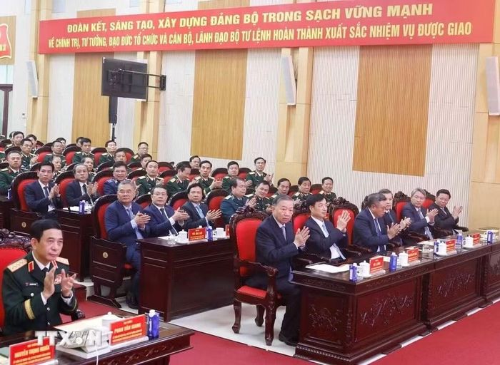 Tổng Bí thư, Chủ tịch nước Tô Lâm, Bí thư Quân ủy Trung ương và các đại biểu tham dự. Ảnh: Thống Nhất/ TTXVN