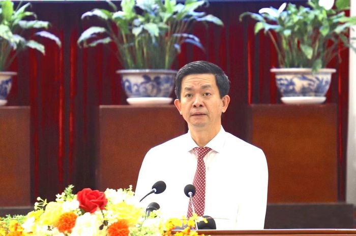 Ông Lê Quang Tùng - Bí thư Thành ủy Cần Thơ phát biểu tại kỳ họp.