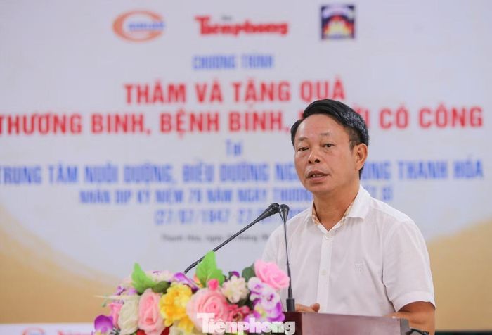 Nhà báo Phùng Công Sưởng - Tổng Biên tập Báo Tiền Phong phát biểu tại buổi lễ.