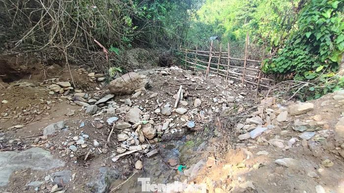 Xã Yên Na sau đó lập tổ liên ngành chốt chặn, kiểm tra nên không còn tình trạng người dân vào khai thác khoáng sản trái phép.