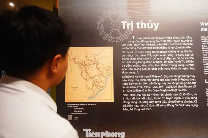 Ông Đỗ Huy Mạnh (trú tại phường Hồng Hà) cho biết, ông đặc biệt quan tâm đến quy hoạch sông Hồng. Bởi nhiều tháng nay có các thông tin không chính thức khiến ông rất hoang mang, đặt câu hỏi nhà mình có "dính quy hoạch" hay không?