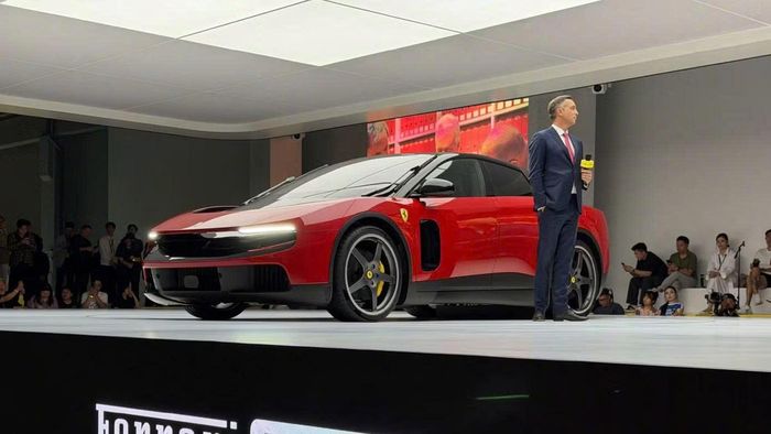 Ferrari ra mắt mẫu xe điện Luce tại Trung Quốc (Ảnh: Weibo)