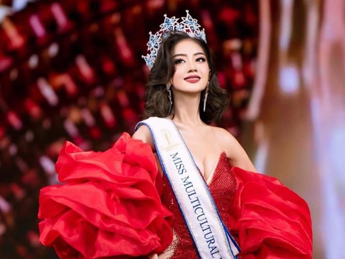 Hoa hậu Soe Myintzu Lwin là nhà thiết kế thời trang.