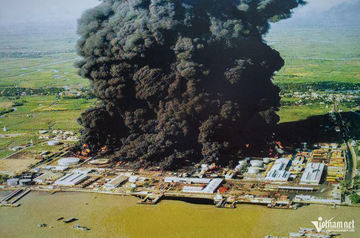 Ngày 3/12/1973, các chiến sĩ Đặc công Rừng Sác tiến công Kho xăng dầu Nhà Bè, gây tiếng vang lớn trong nước và quốc tế, góp phần tạo bước chuyển có lợi cho cách mạng Việt Nam.