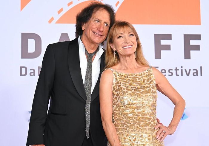 Jane Seymour trên thảm đỏ lễ khai mạc Liên hoan phim Châu Á Đà Nẵng 2026. 