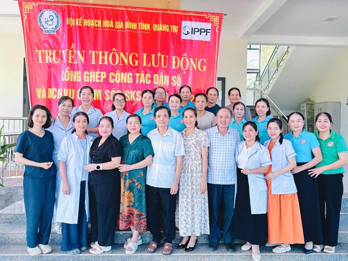 Đoàn công tác Hội KHHGĐ tỉnh Quảng Trị